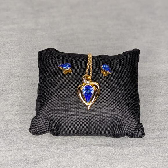 Vintage Avon Blue Rhinestone Gold Tone Necklace 18" & Earrings Set - Picture 3 of 5